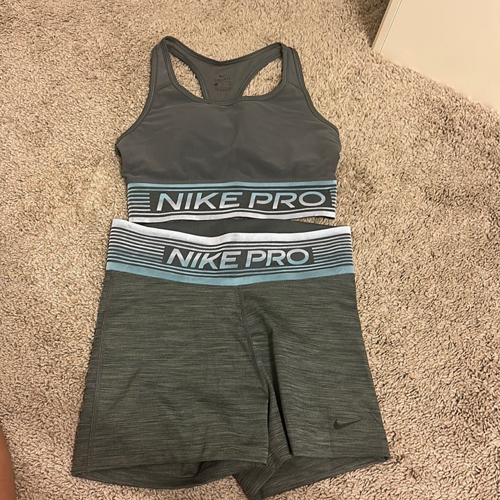 NIKE PROS